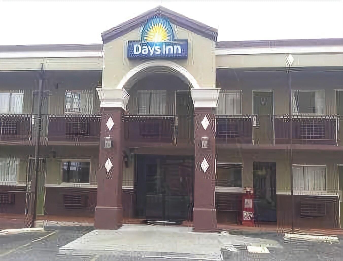Days Inn By Wyndham Hot Springs Exteriör bild