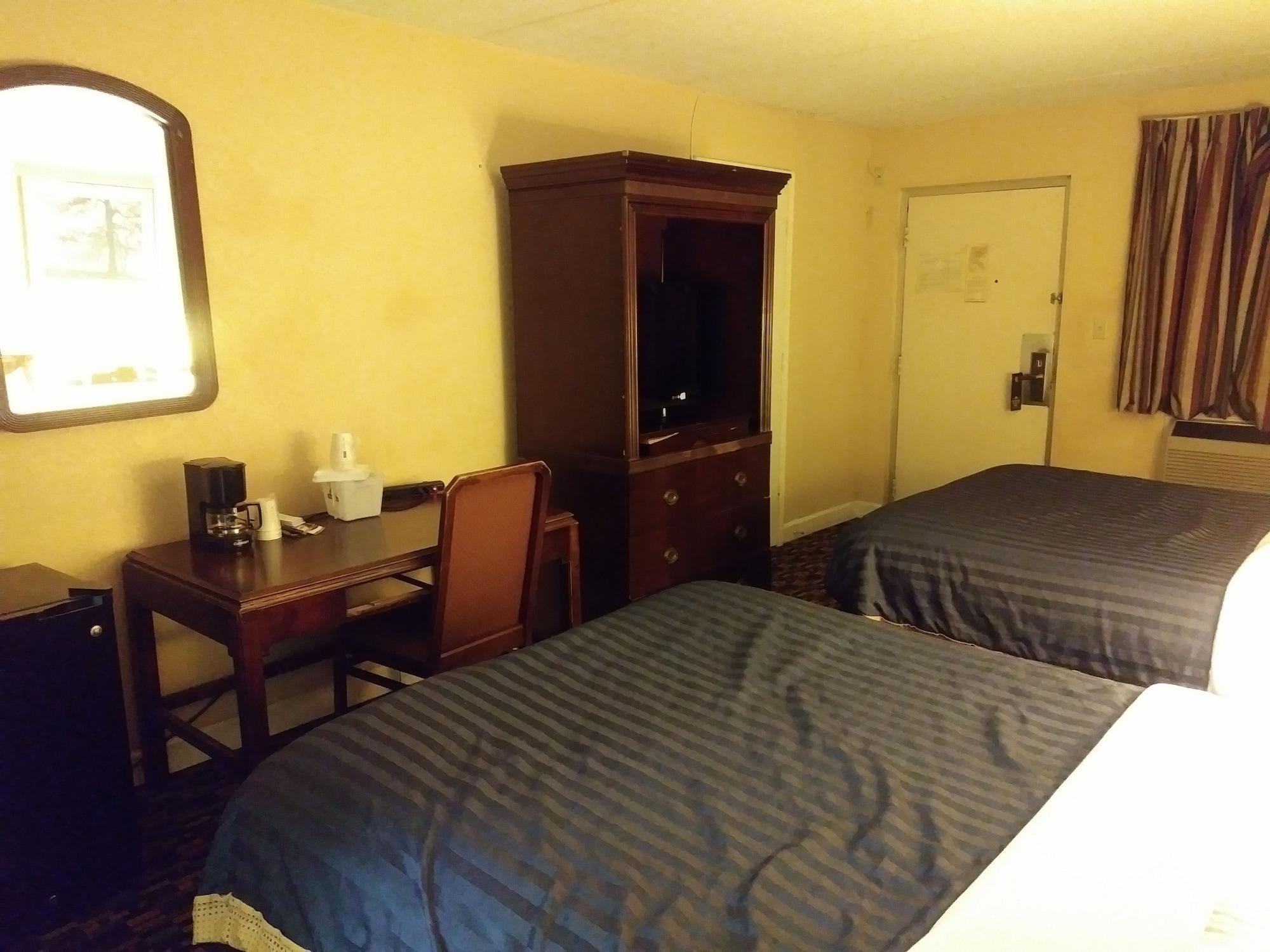 Days Inn By Wyndham Hot Springs Exteriör bild