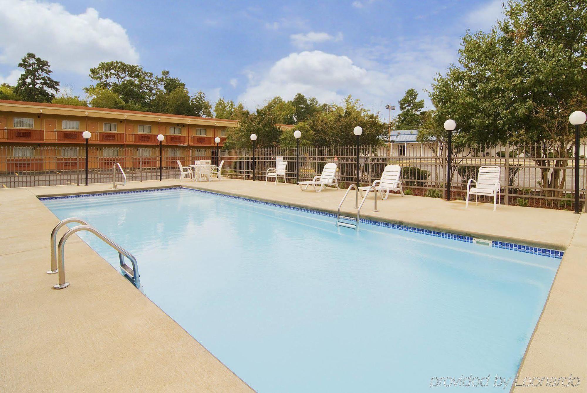 Days Inn By Wyndham Hot Springs Exteriör bild